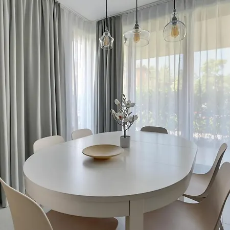 Dom & House - Okrzei Prime *